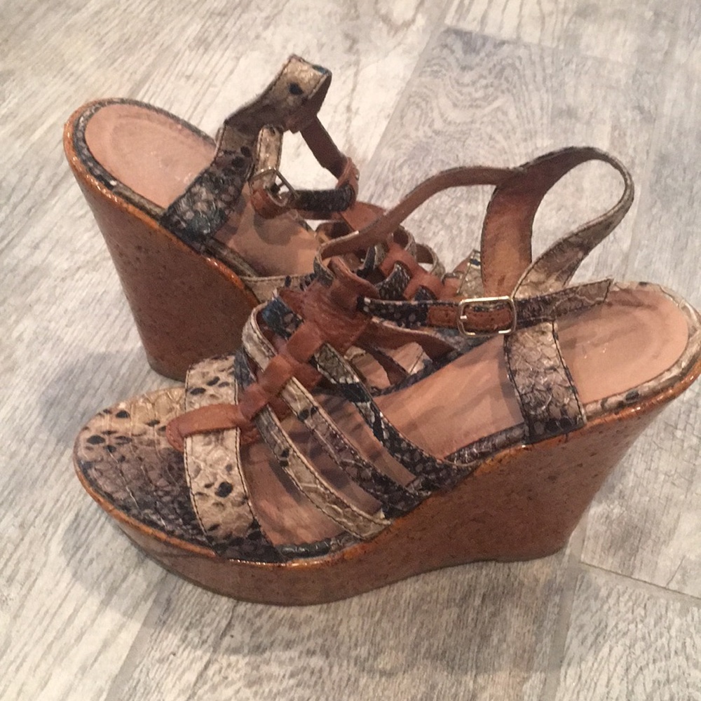 Aldo snake skin wedge heels size 8